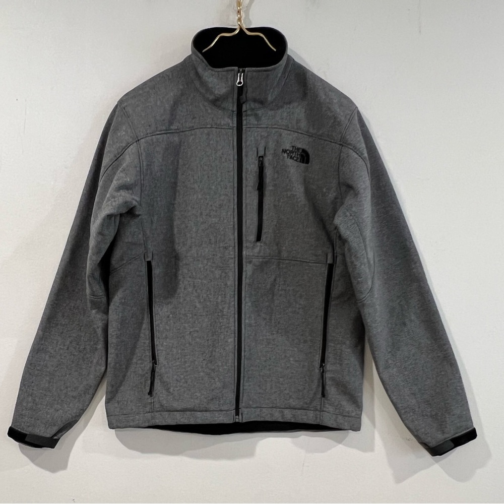 The North Face Men 's
Apex Barrera Soft Shell  grey S